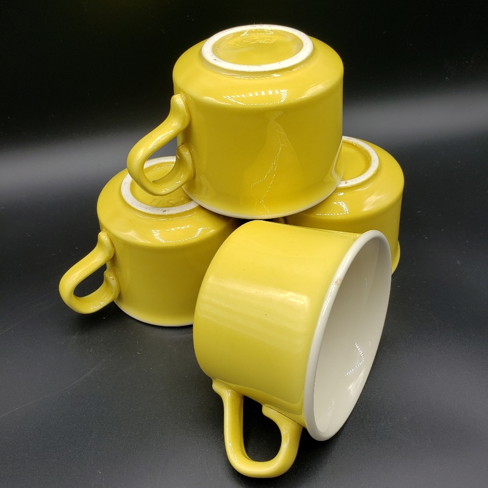 Set of 4 ceramic cups